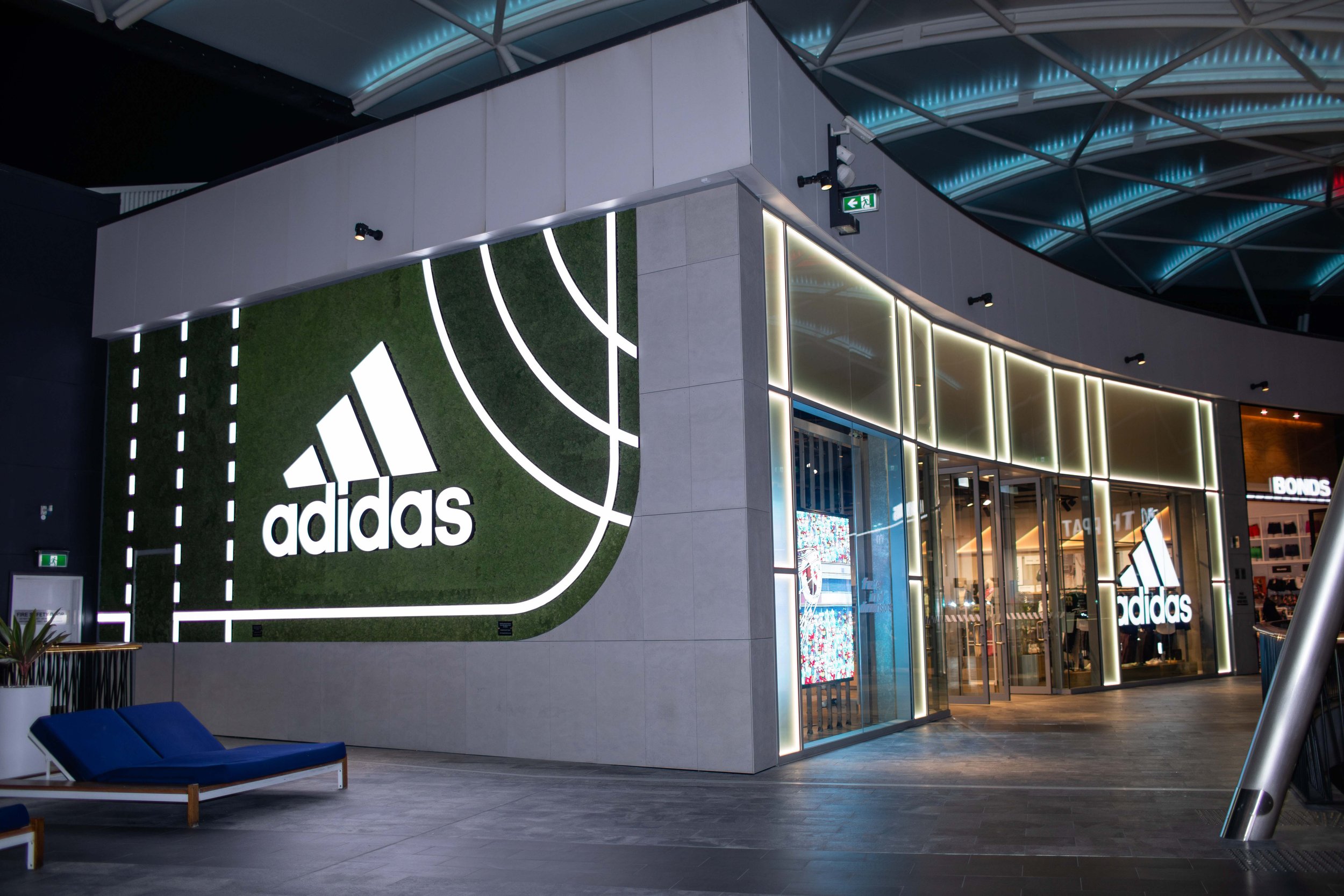 adidas-store-05